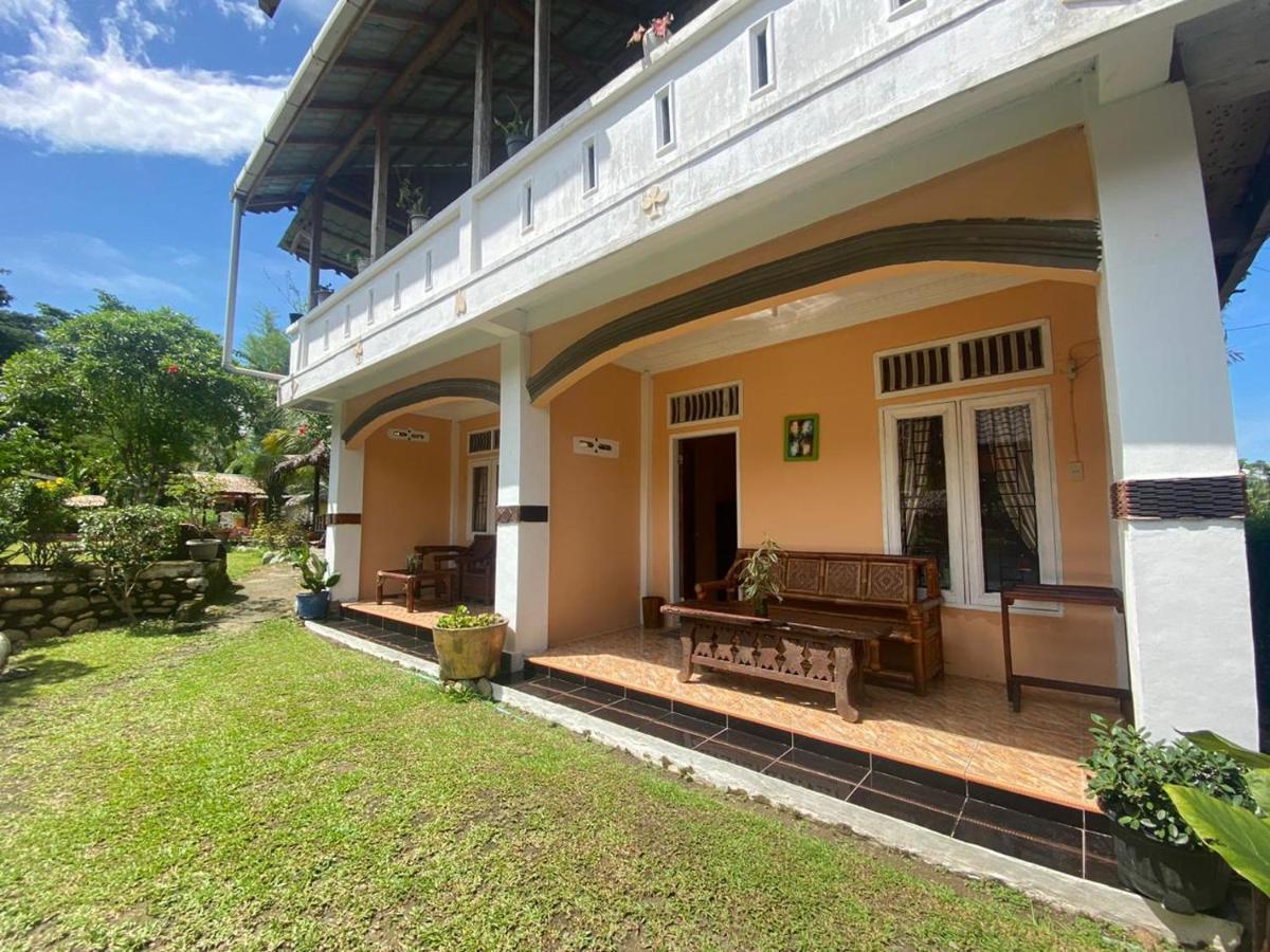 Hotel Sumatra Cheeky Monkeys Bukit Lawang Esterno foto