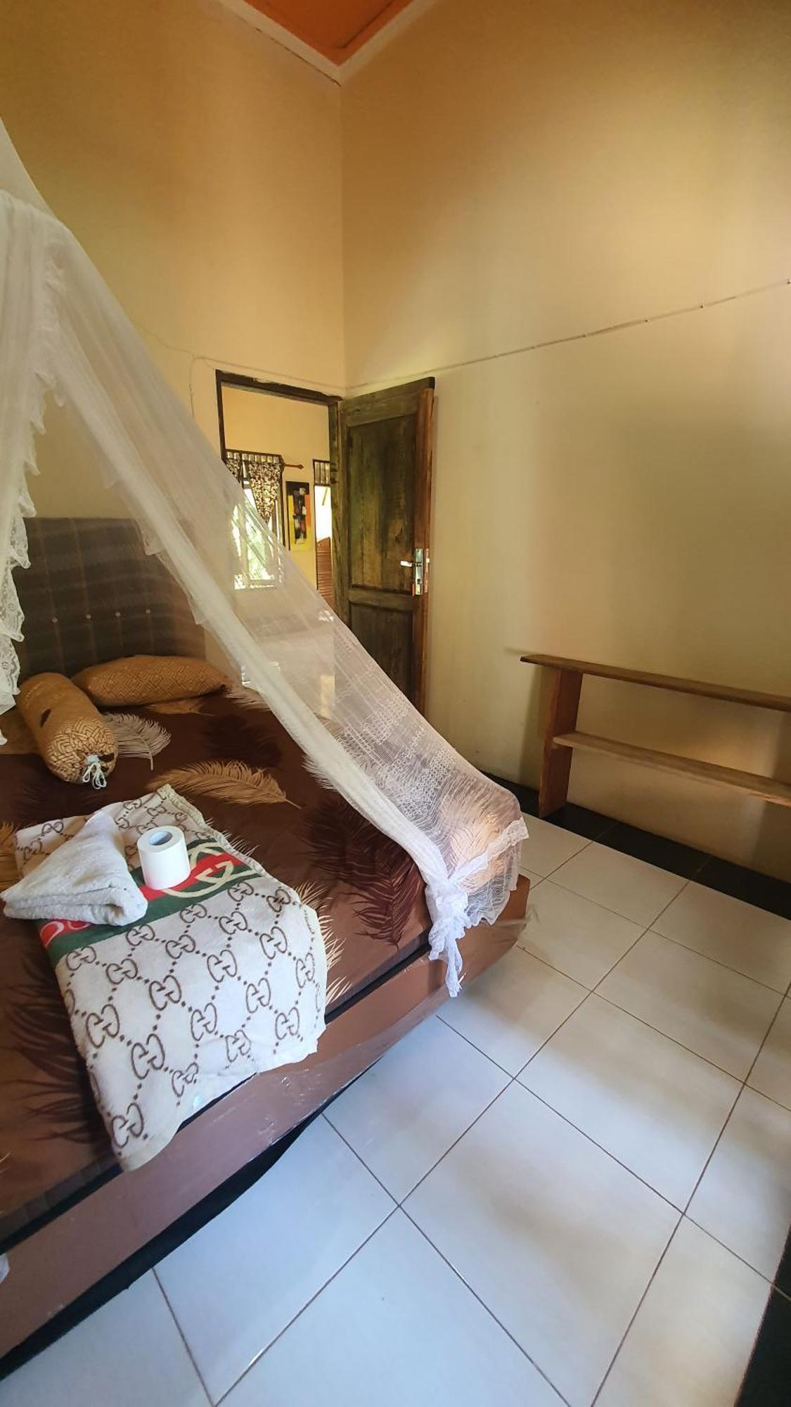 Hotel Sumatra Cheeky Monkeys Bukit Lawang Esterno foto