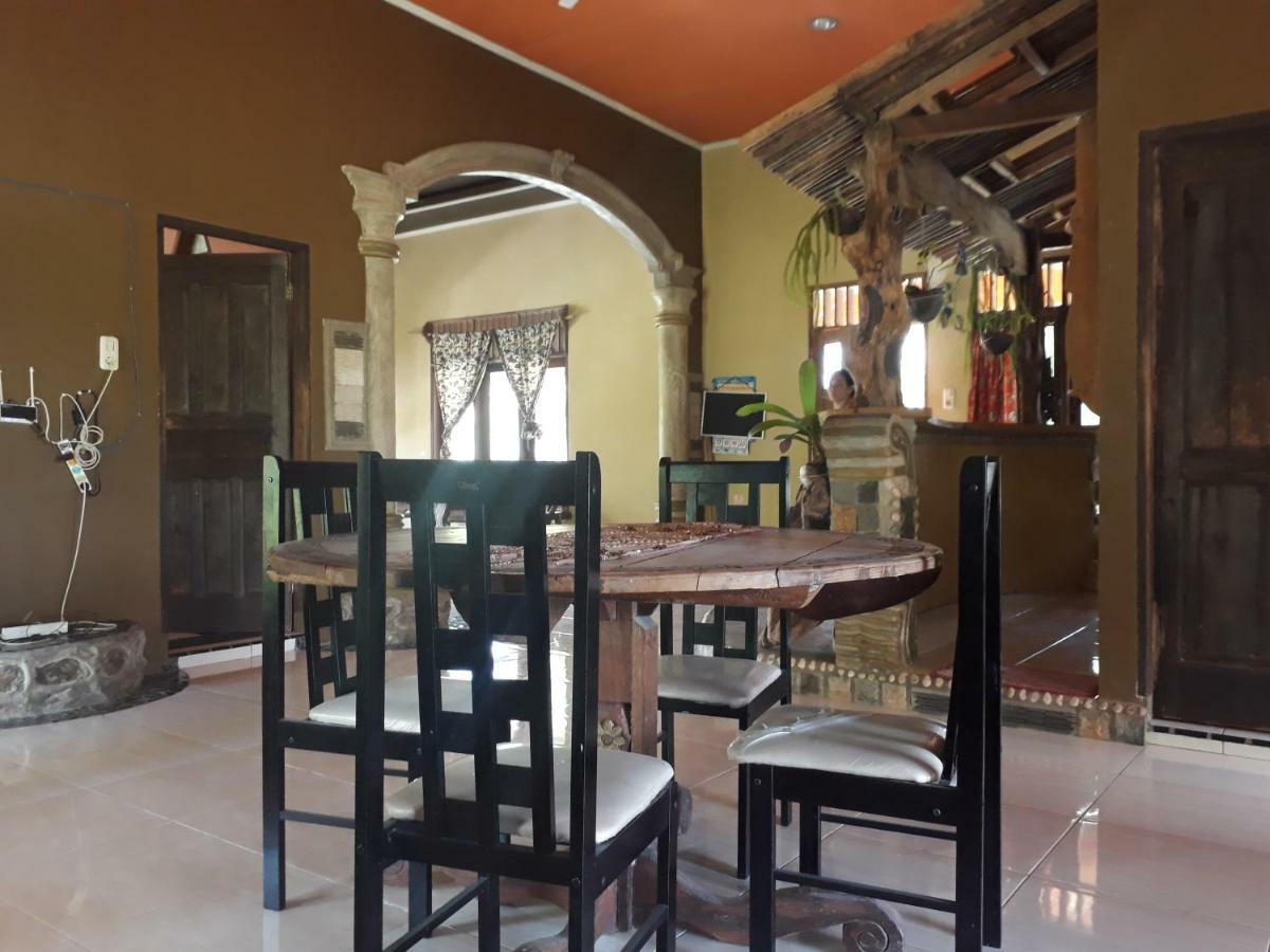 Hotel Sumatra Cheeky Monkeys Bukit Lawang Esterno foto